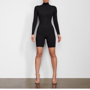 NWT SKIMS All In One Med Thigh Long Sleeve Onesie, Color Black, Size Medium